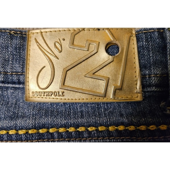 Southpole Denim No 21 Shorts with Gem Emblishments Size 9 - Picture 3 of 9